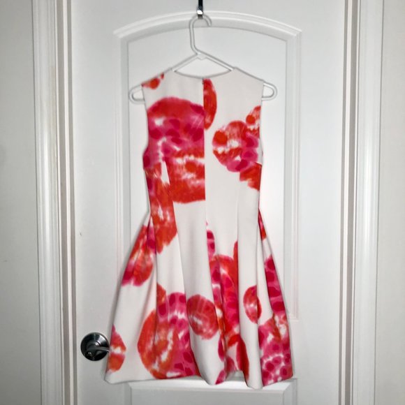 Calvin Klein Scuba Floral Dress Size: 4 - Picture 3 of 6